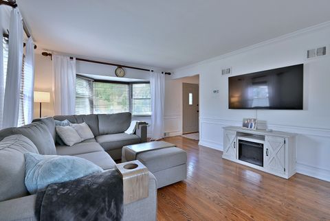 Tiny photo for 593 S Edgewood Avenue, Elmhurst, IL 60126 (MLS # 12595539)