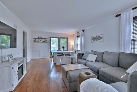 Tiny photo for 593 S Edgewood Avenue, Elmhurst, IL 60126 (MLS # 12595539)