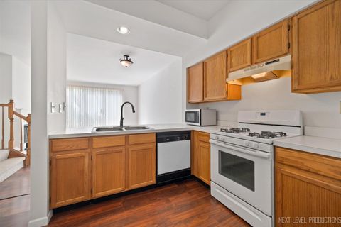 Tiny photo for 1439 Walnut Hill Avenue, St. Charles, IL 60174 (MLS # 12465065)