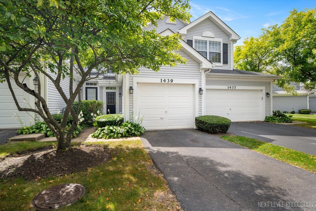 Photo for 1439 Walnut Hill Avenue, St. Charles, IL 60174 (MLS # 12465065)