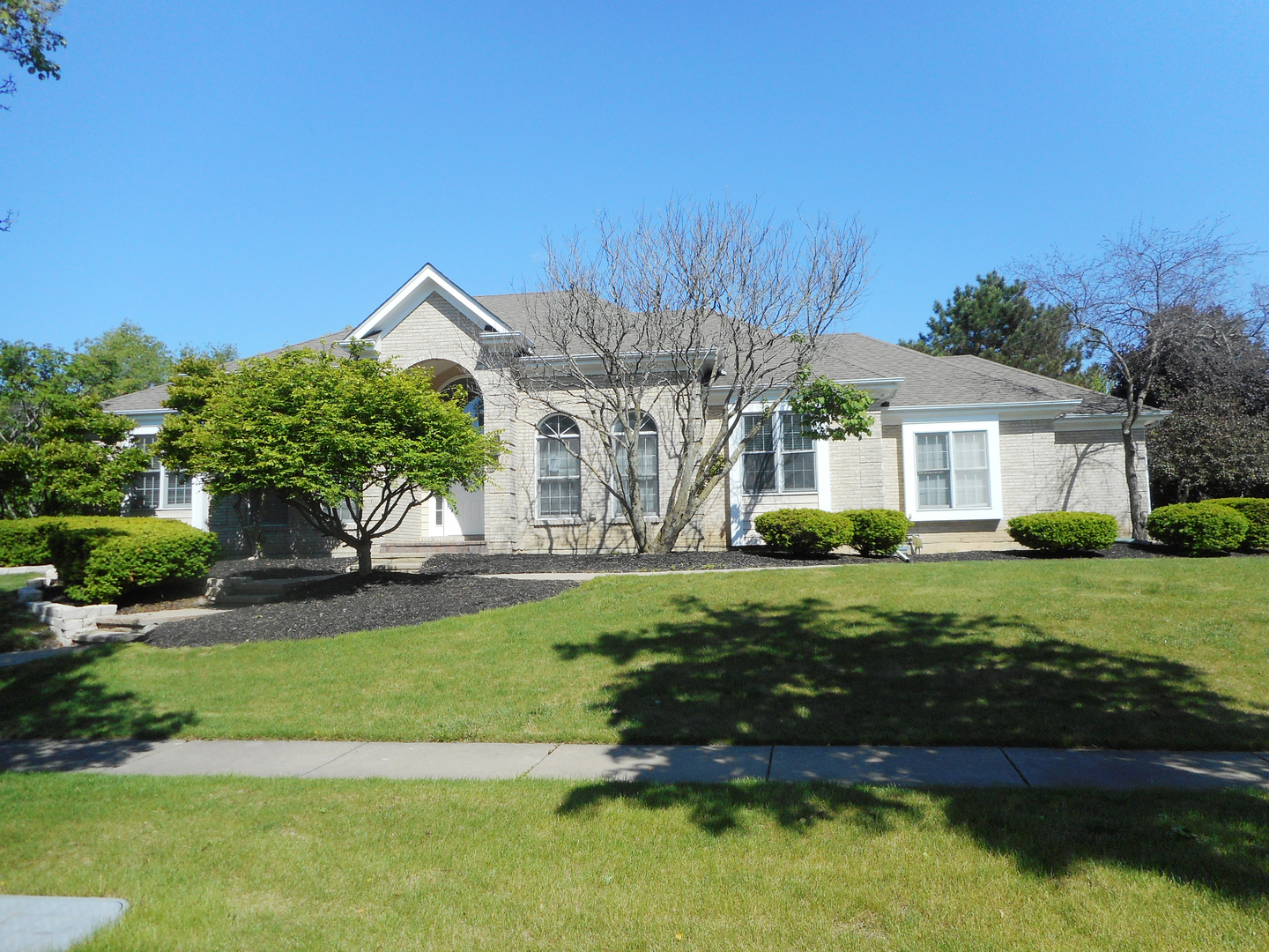 2117 Fargo Boulevard