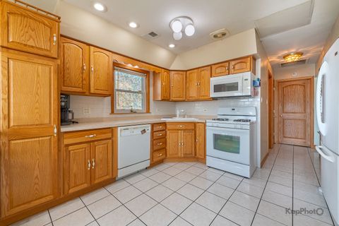 Tiny photo for 6101 W 63rd Place, Chicago, IL 60638 (MLS # 12624235)