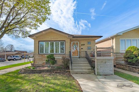 Tiny photo for 6101 W 63rd Place, Chicago, IL 60638 (MLS # 12624235)