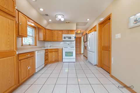 Tiny photo for 6101 W 63rd Place, Chicago, IL 60638 (MLS # 12624235)