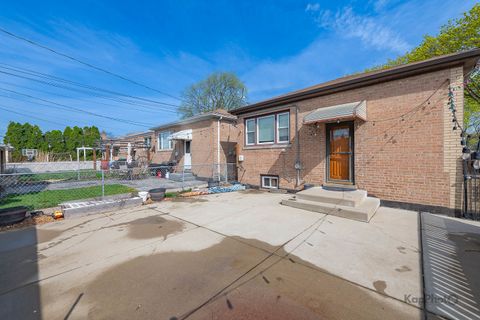 Tiny photo for 6101 W 63rd Place, Chicago, IL 60638 (MLS # 12624235)