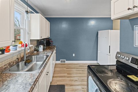 Tiny photo for 120 E Bennett Street, Salem, IL 62881 (MLS # 12588643)