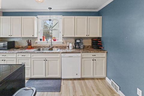 Tiny photo for 120 E Bennett Street, Salem, IL 62881 (MLS # 12588643)