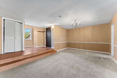 Tiny photo for 4150 E 60th Street #608, Davenport, IA 52807 (MLS # 12626951)