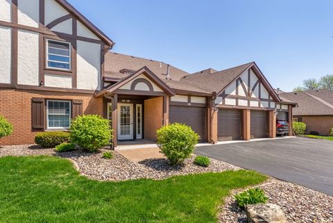 Photo of 4150 E 60th Street #608, Davenport, IA 52807 (MLS # 12626951)
