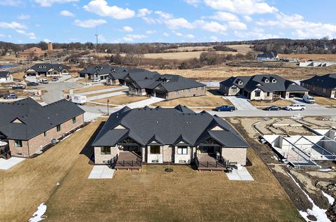 Tiny photo for 11129 Lizmore Lane #37B, Orland Park, IL 60467 (MLS # 12553162)