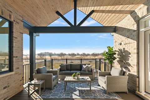 Tiny photo for 11129 Lizmore Lane #37B, Orland Park, IL 60467 (MLS # 12553162)