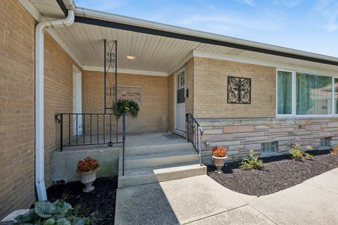 Tiny photo for 5626 N Kerbs Avenue, Chicago, IL 60646 (MLS # 12705841)