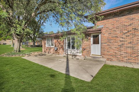 Tiny photo for 8335 W 90th Street, Hickory Hills, IL 60457 (MLS # 12502415)