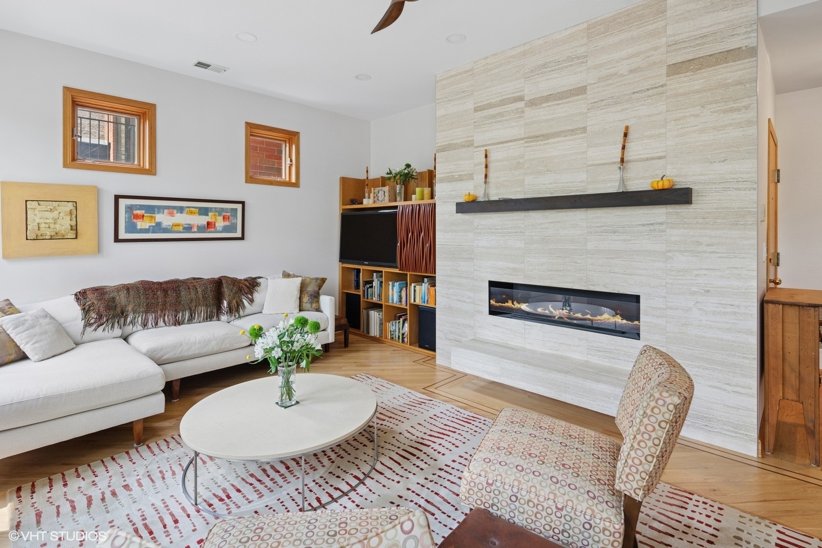 920 W Wolfram Street 3