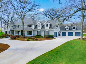 37132 N Black Velvet Lane Wadsworth IL 60083