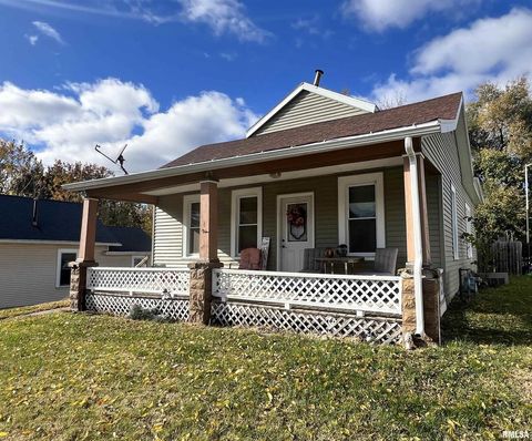 Photo of 110 Van Horn Street, Muscatine, IA 52761 (MLS # QC4269313)