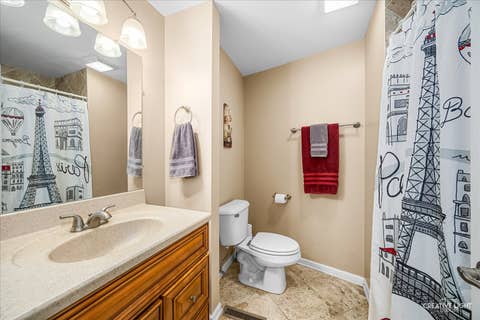 Tiny photo for 2202 COUNTRY KNOLL Lane, Elgin, IL 60123 (MLS # 12688157)