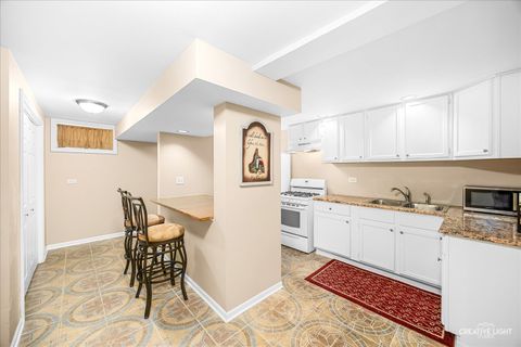 Tiny photo for 2202 COUNTRY KNOLL Lane, Elgin, IL 60123 (MLS # 12688157)