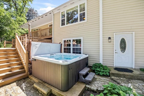 Tiny photo for 2202 COUNTRY KNOLL Lane, Elgin, IL 60123 (MLS # 12688157)