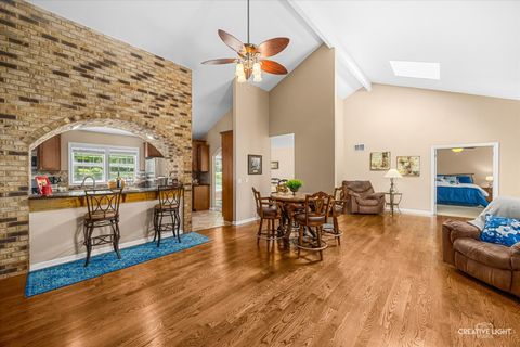 Tiny photo for 2202 COUNTRY KNOLL Lane, Elgin, IL 60123 (MLS # 12688157)