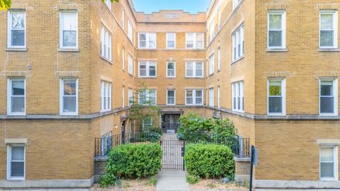1438 W Roscoe Street 3 Chicago IL 60657