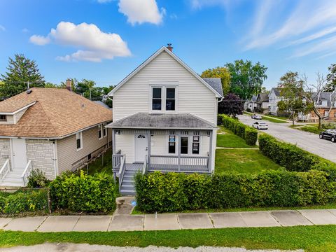 Tiny photo for 2823 Broadway Street, Blue Island, IL 60406 (MLS # 12476180)