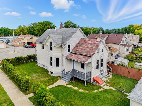 Tiny photo for 2823 Broadway Street, Blue Island, IL 60406 (MLS # 12476180)