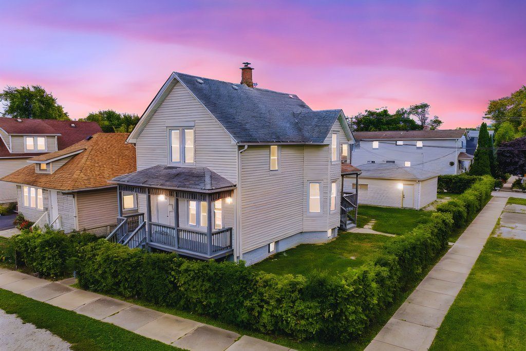 Photo for 2823 Broadway Street, Blue Island, IL 60406 (MLS # 12476180)