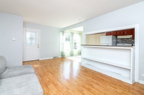 Tiny photo for 419 Sidney Avenue #C, Glendale Heights, IL 60139 (MLS # 12486831)