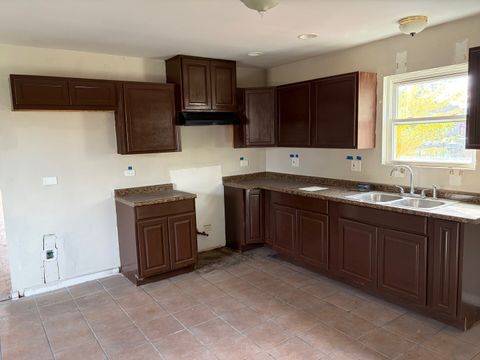 Tiny photo for 850 W 86th Place, Chicago, IL 60620 (MLS # 12519591)