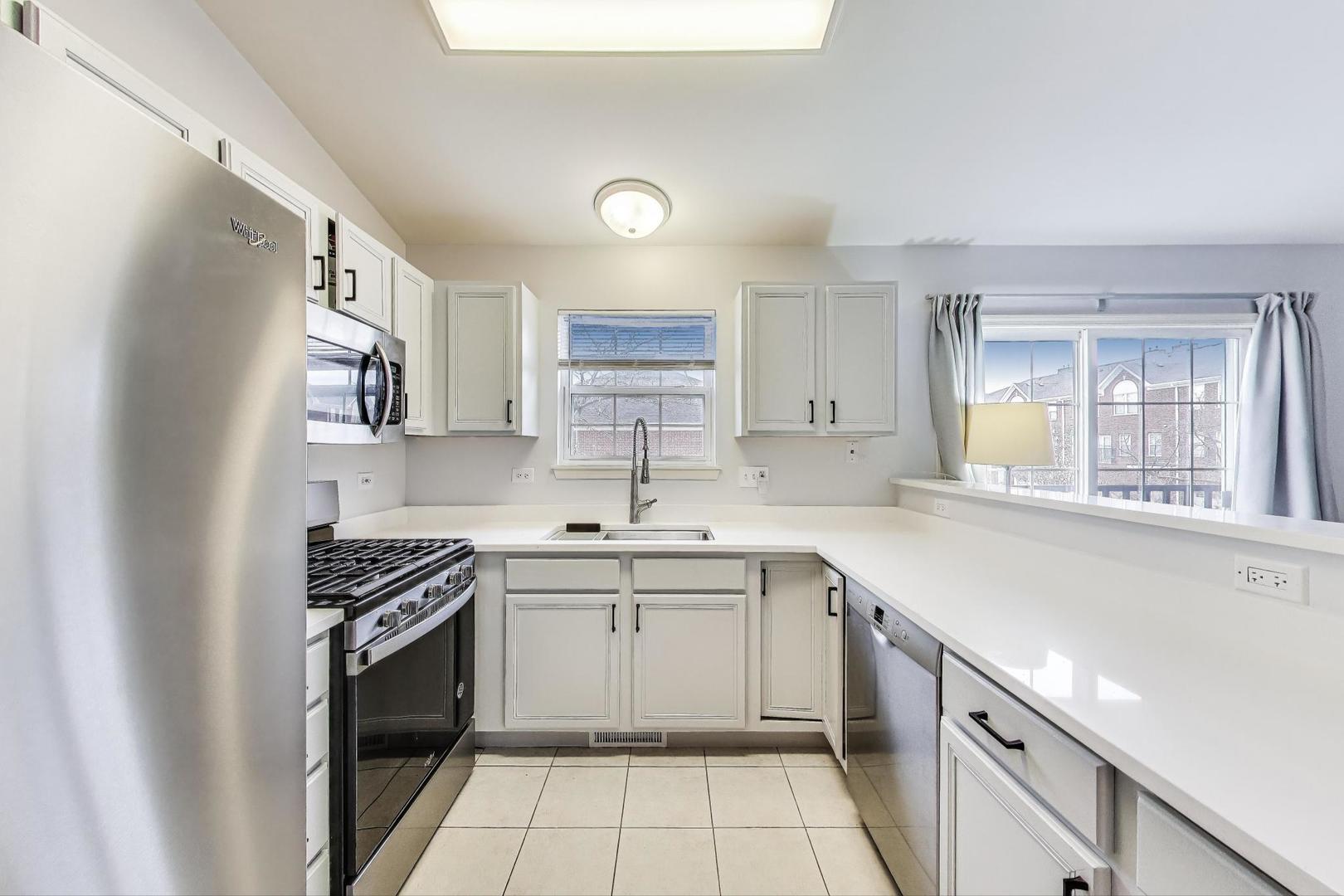 1112 Kensington Drive A2