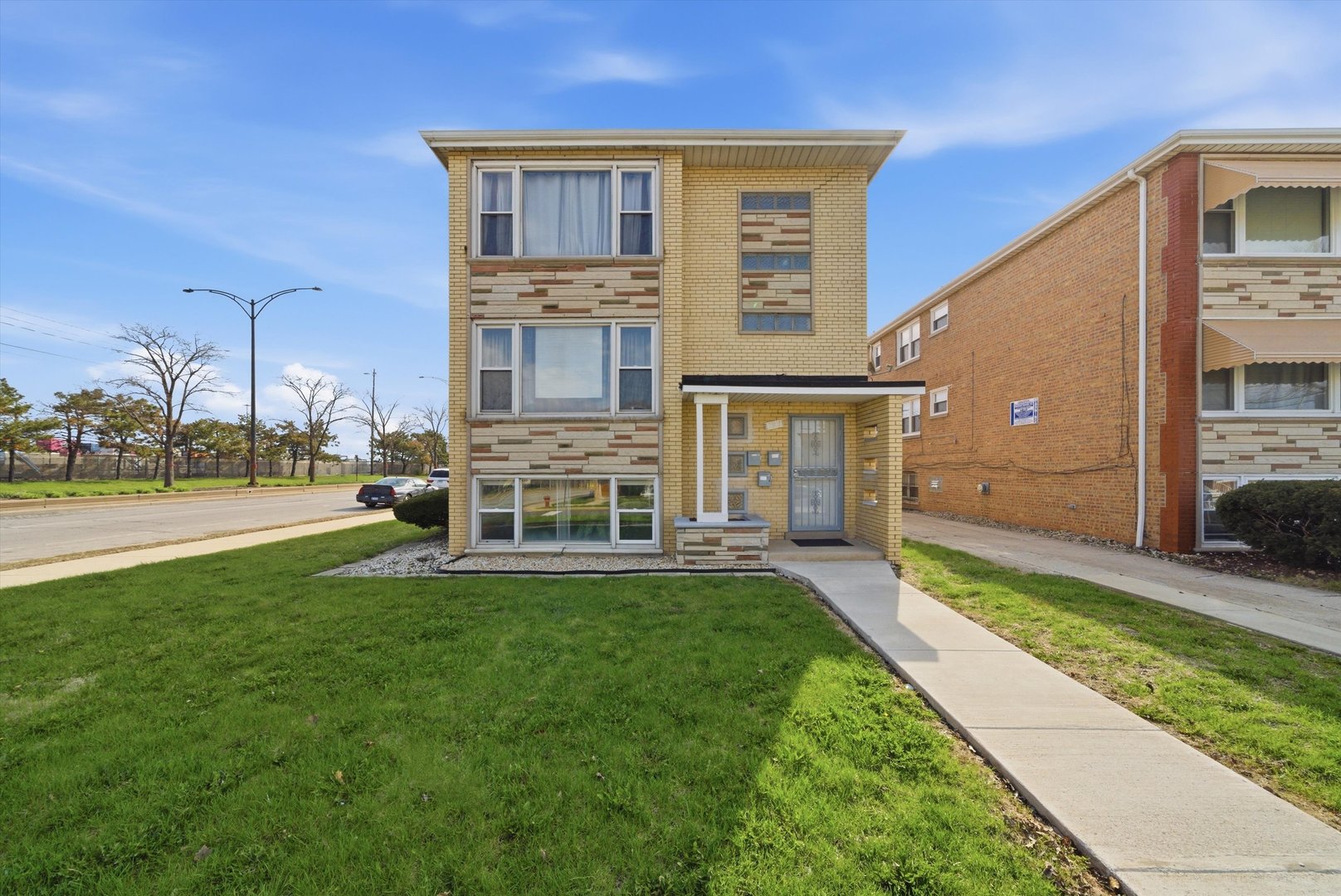 7901 S Whipple Street