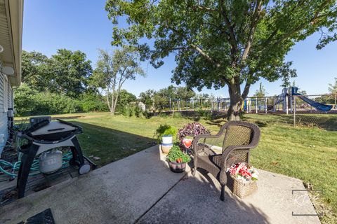 Tiny photo for 2732 Davos Avenue, Woodridge, IL 60517 (MLS # 12487381)