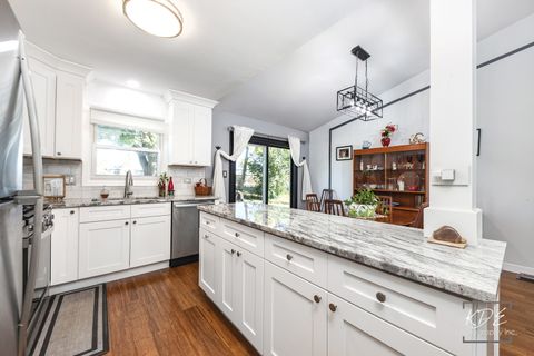 Tiny photo for 2732 Davos Avenue, Woodridge, IL 60517 (MLS # 12487381)