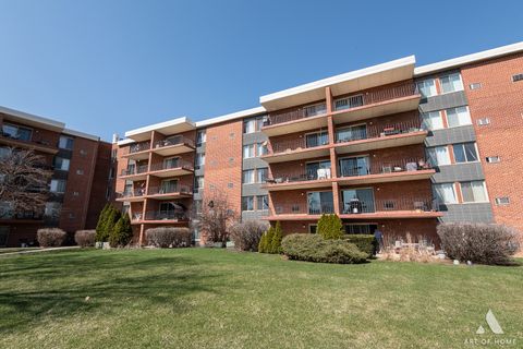 Photo of 18 E Old Willow Road #205N, Prospect Heights, IL 60070 (MLS # 12600364)