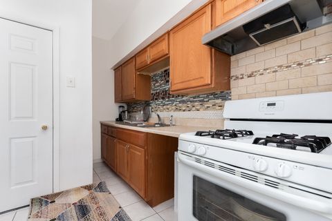 Tiny photo for 3553 W Sunnyside Avenue #1, Chicago, IL 60625 (MLS # 12553377)