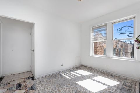 Tiny photo for 3553 W Sunnyside Avenue #1, Chicago, IL 60625 (MLS # 12553377)