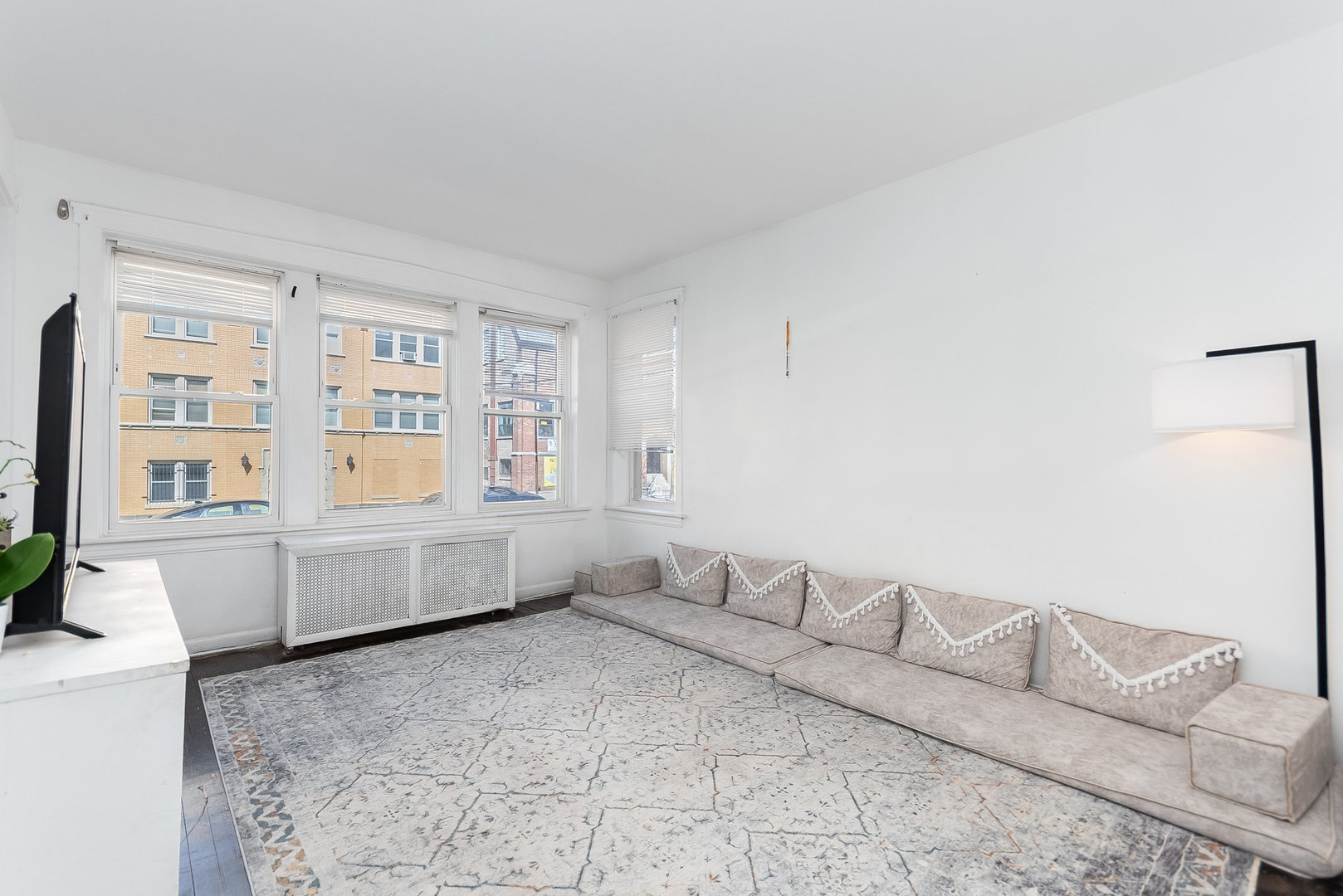 3553 W Sunnyside Avenue 1