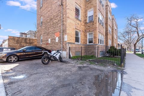 Tiny photo for 3553 W Sunnyside Avenue #1, Chicago, IL 60625 (MLS # 12553377)