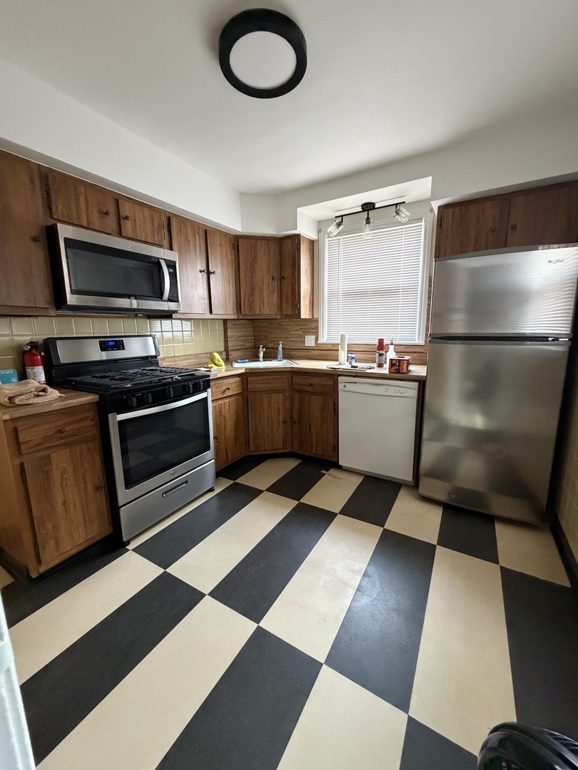 5363 N Latrobe Avenue