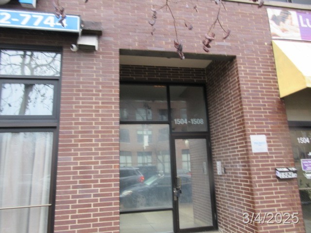 1504 N Western Avenue 2N