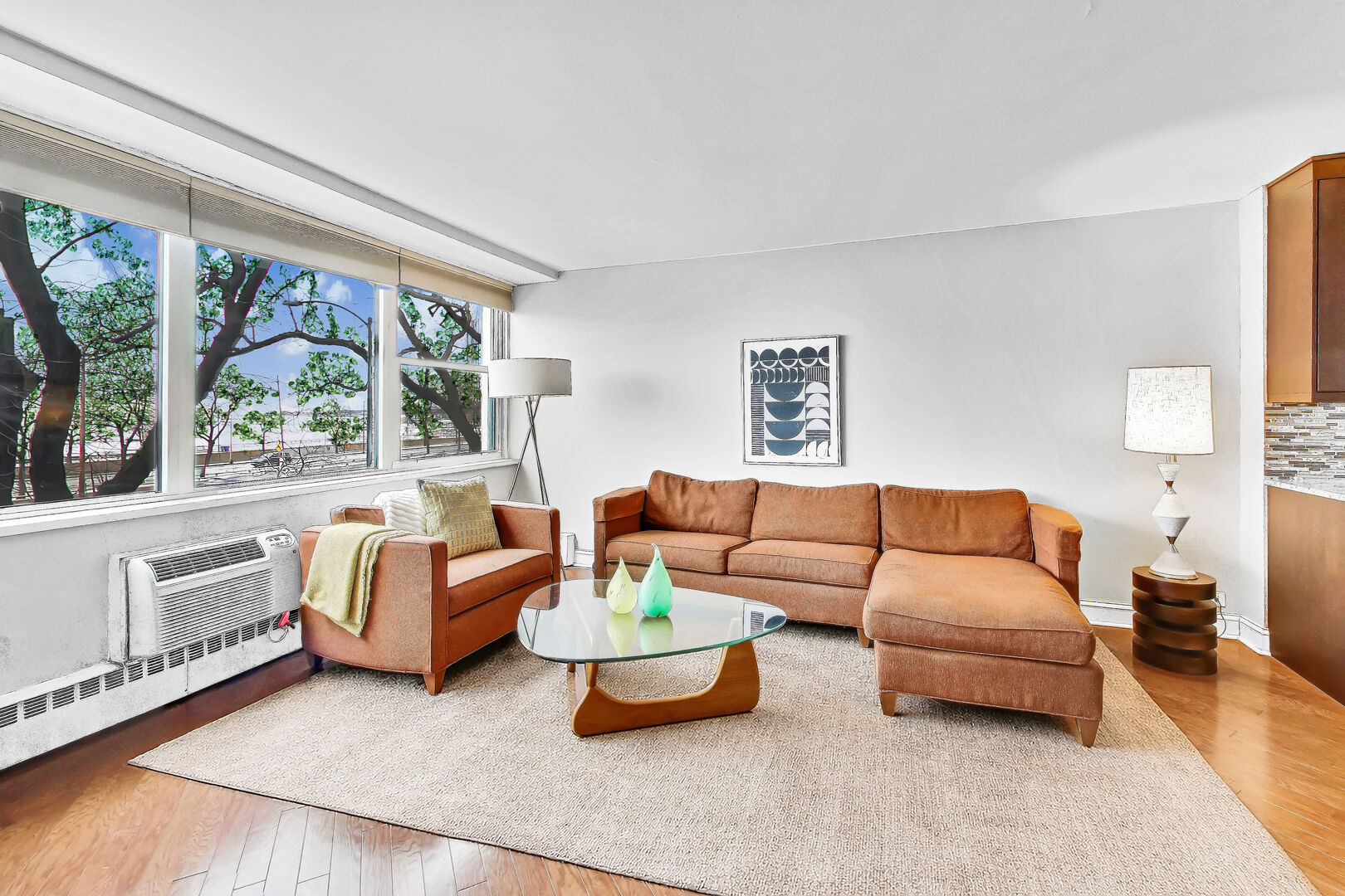 1150 N LAKE SHORE Drive 2B