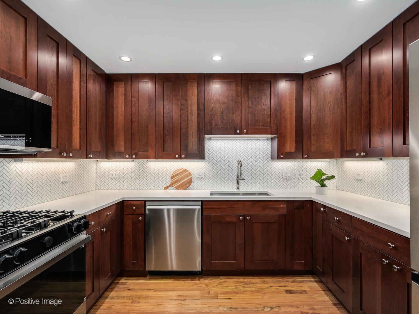 657 W Fulton Street 708