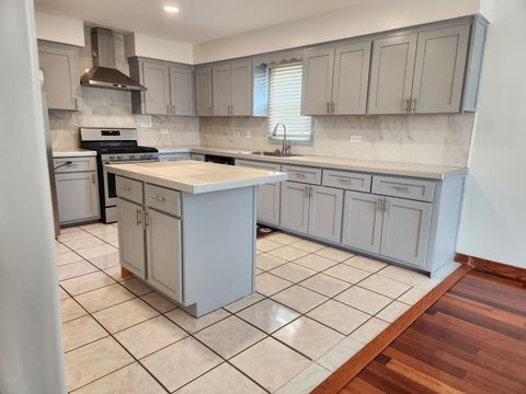 Tiny photo for 11723 S Avenue J, Chicago, IL 60617 (MLS # 12504744)