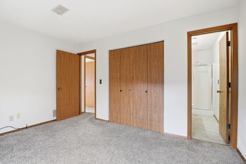 Tiny photo for 5102 25th Ave Ct Court #102, Moline, IL 61265 (MLS # 100000151)