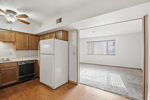 Tiny photo for 5102 25th Ave Ct Court #102, Moline, IL 61265 (MLS # 100000151)