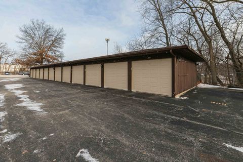 Tiny photo for 5102 25th Ave Ct Court #102, Moline, IL 61265 (MLS # 100000151)