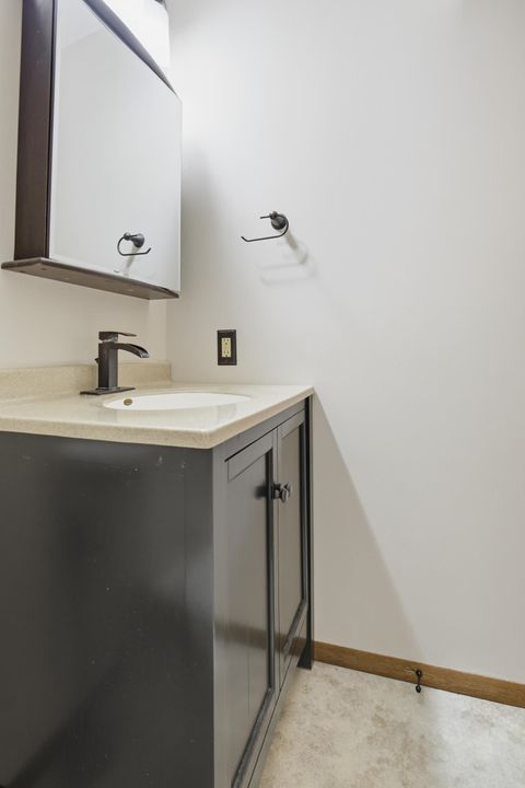 Tiny photo for 5102 25th Ave Ct Court #102, Moline, IL 61265 (MLS # 100000151)