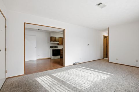 Tiny photo for 5102 25th Ave Ct Court #102, Moline, IL 61265 (MLS # 100000151)