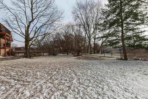 Tiny photo for 5102 25th Ave Ct Court #102, Moline, IL 61265 (MLS # 100000151)